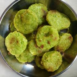 蚕豆糯米饼的做法[图]