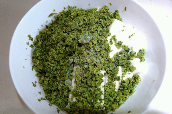 香椿拌豆腐的做法图解5