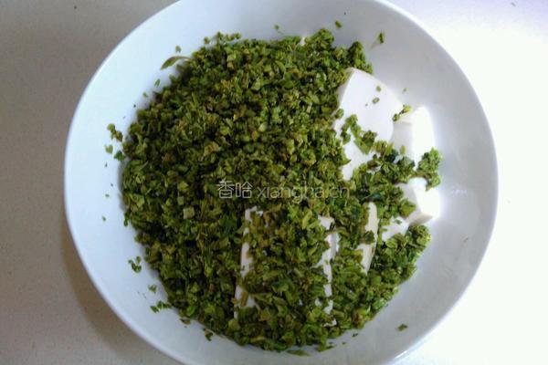 香椿拌豆腐的做法图解4