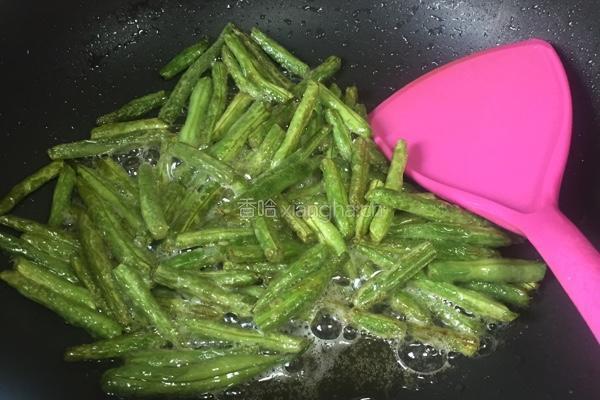 干煸豆角的做法图解1
