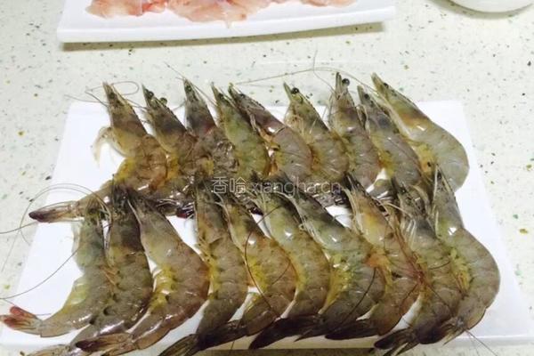 黑鱼海鲜粥的做法图解2