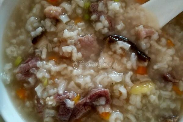 胡萝卜冬菇瘦肉粥的做法图解4