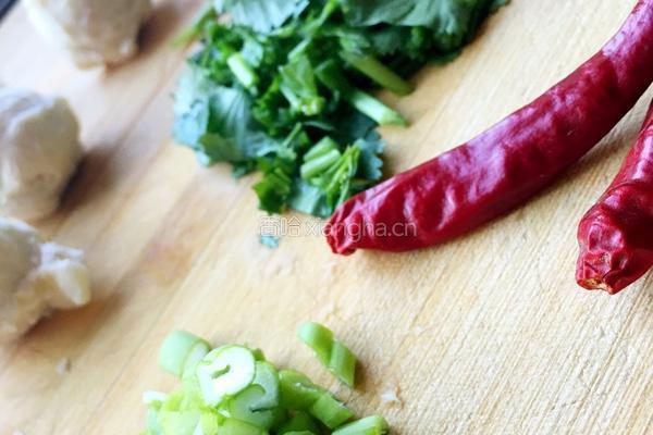 鱼丸干豆腐丝鲜汤的做法图解1
