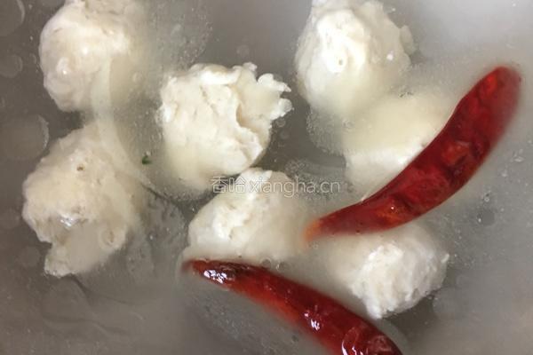鱼丸干豆腐丝鲜汤的做法图解3