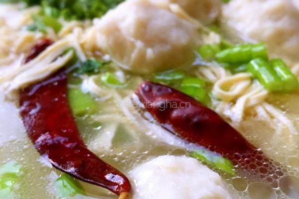 鱼丸干豆腐丝鲜汤的做法图解6