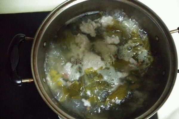 酸菜土豆粉丝汤的做法图解3