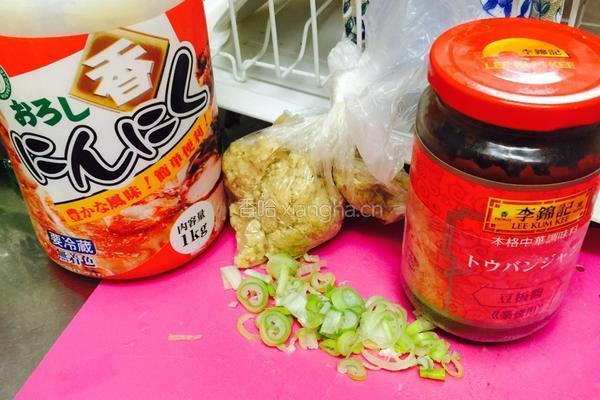 卷心菜炒海瓜子的做法图解4