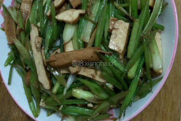 芹菜炒豆干的做法图解7