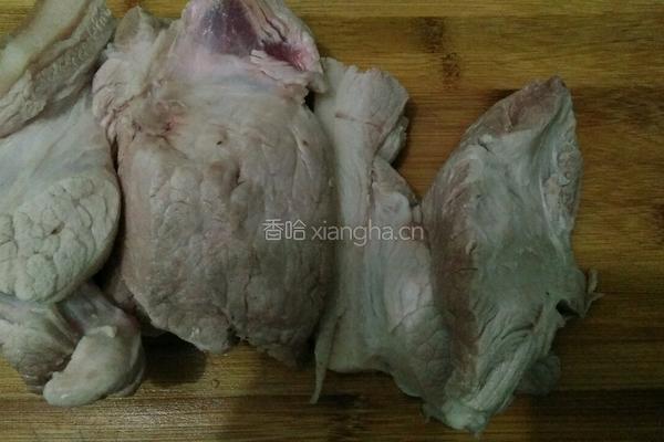 大蒜炒肉的做法图解2