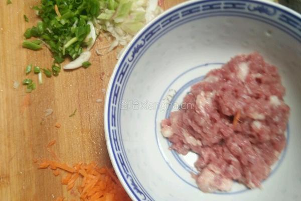 炸茄盒的做法图解1