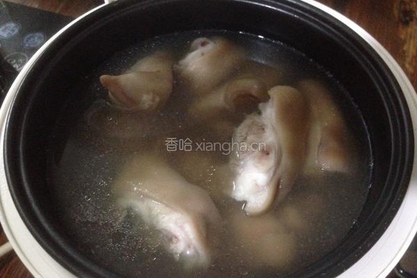 当归炖猪脚的做法图解2