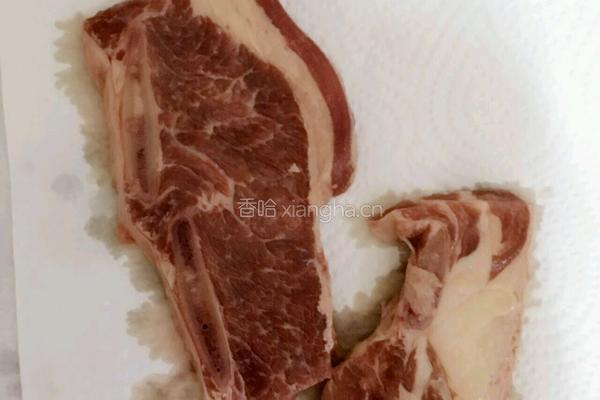 香煎牛仔骨 的做法图解2
