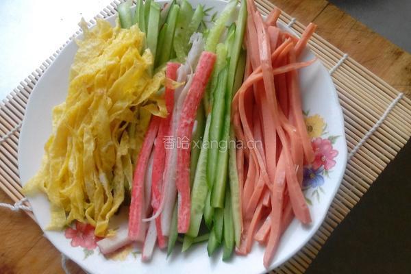 两个口味的紫菜包饭的做法图解1