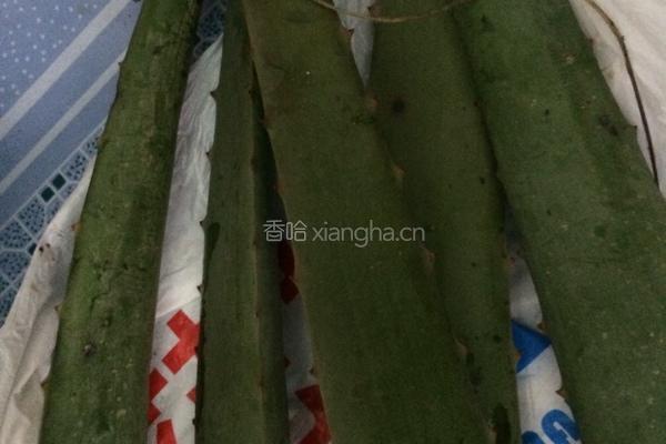 鸡蛋芦荟糖水的做法图解1