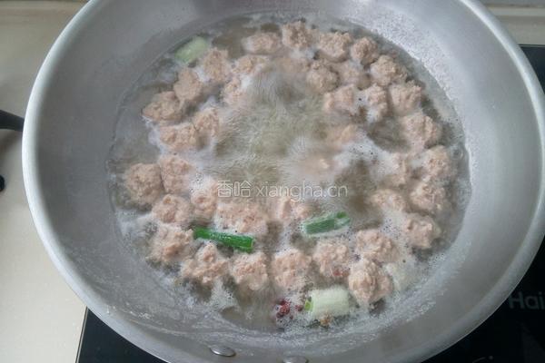小白菜丸子汤的做法图解4