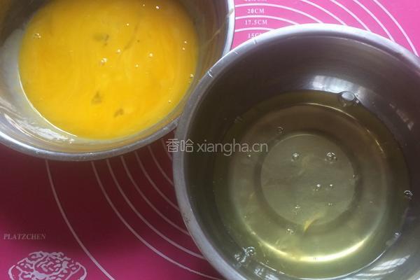 抹茶戚风蛋糕的做法图解1
