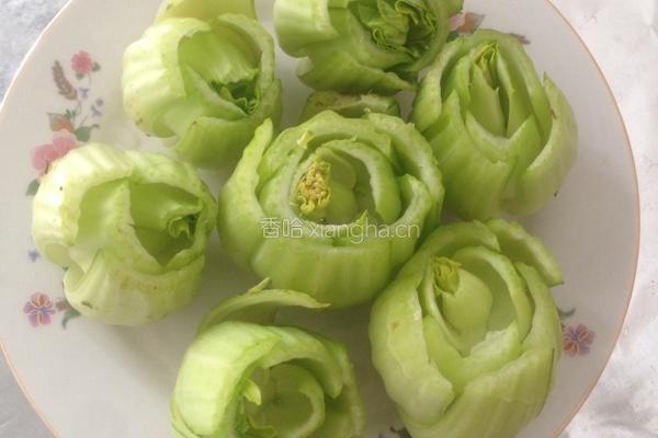 翡翠菜心的做法图解2