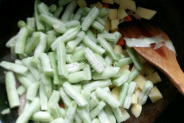 土豆烧芸豆的做法图解6
