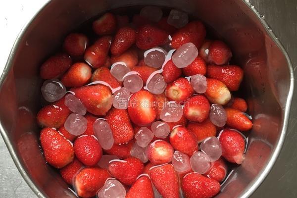 草莓汁、草莓酱的做法图解5