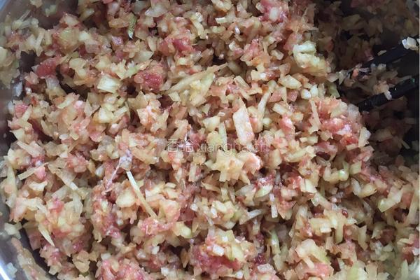瓜皮猪肉馅儿水饺的做法图解5