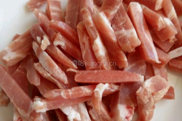 西芹炒肉的做法图解2