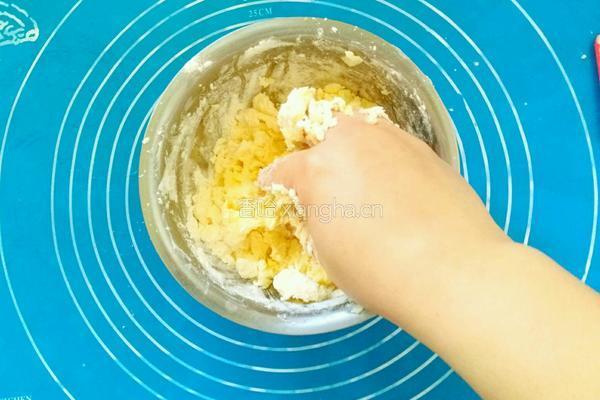 咖啡奶酪蛋挞…花朵挞皮的做法图解3