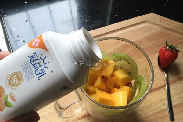 酸奶水果盆栽的做法图解3