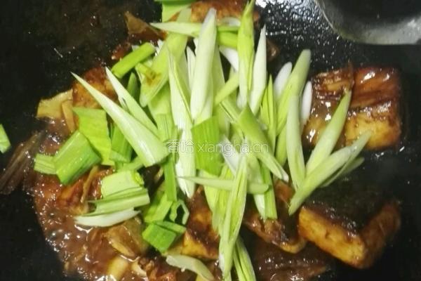 蒜爆腊鱼块的做法图解4