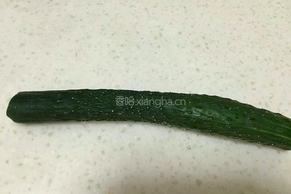 酥肉黄瓜芨菜汤的做法图解2