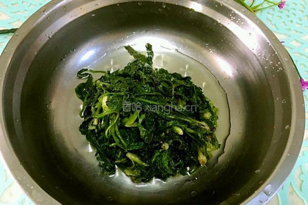 酥肉黄瓜芨菜汤的做法图解3