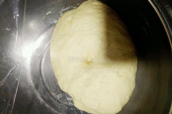 馅料十足的美味披萨的做法图解9
