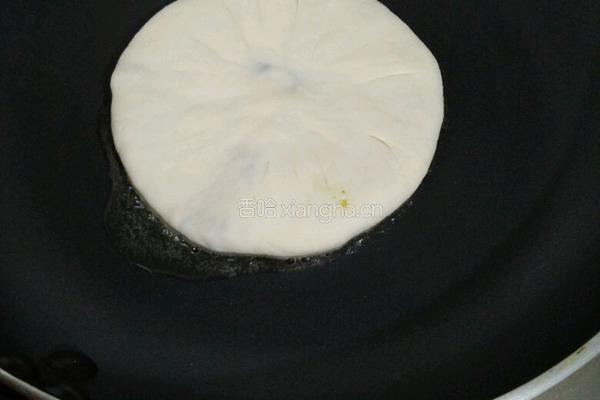 韭菜鸡蛋馅饼的做法图解8