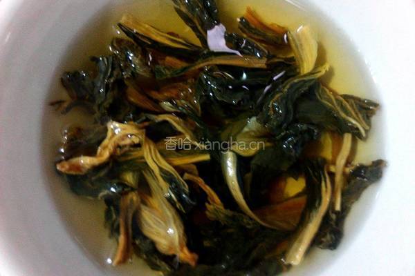 菜干蚝鼓猪骨汤的做法图解3