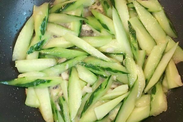 蒜蓉炒青瓜的做法图解5