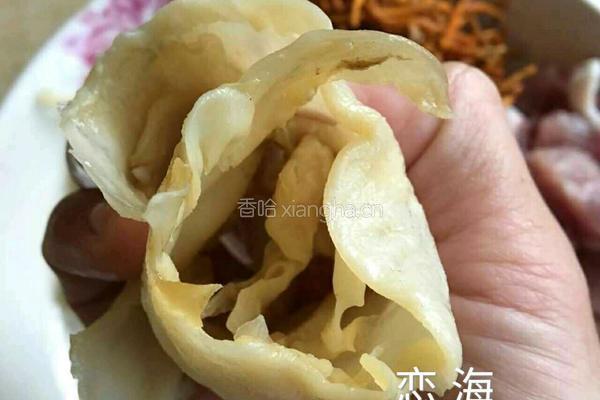 自创鳕花排骨养颜汤（鳕鱼胶炖虫草花排骨）的做法图解2