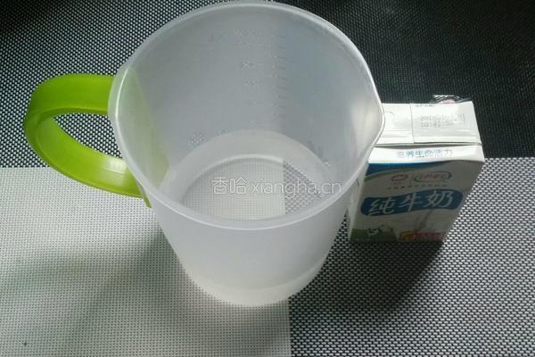 香纯可口奶昔的做法图解1