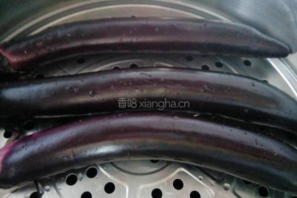 手撕蒜茄子的做法图解2