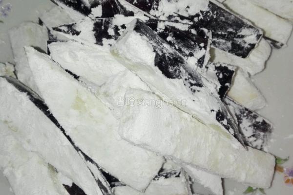 茄子炒豆角的做法图解1