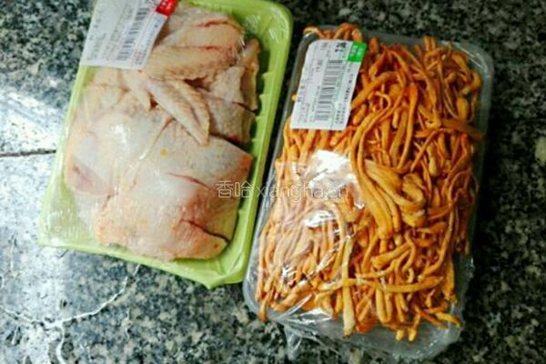 虫草花炒鸡肉的做法图解1