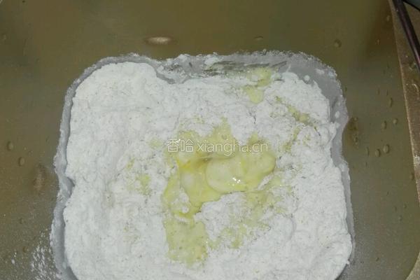 (冷藏汤种)奶香全麦土司的做法图解1