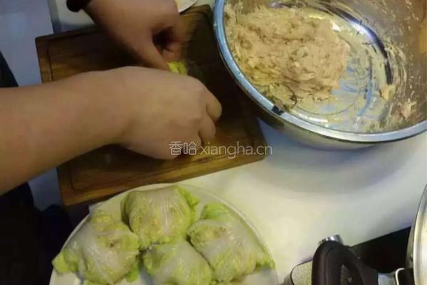 碧玉白菜鲜虾卷的做法图解7