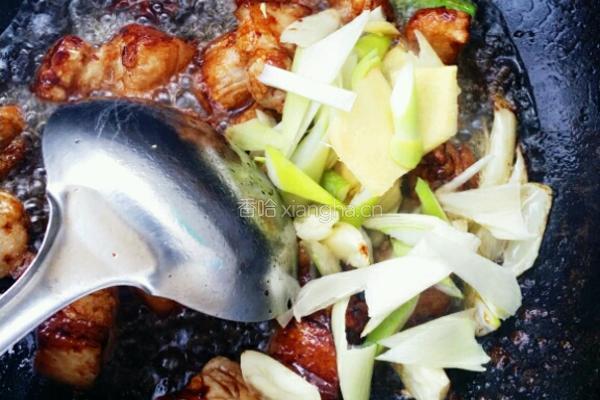 红烧肉炖豆角茄子的做法图解5