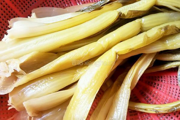 牛肉炒酸菜的做法图解1