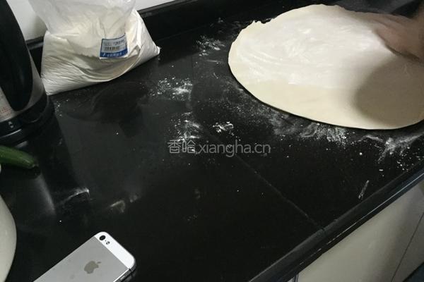 咸菜腊肥肠手擀面的做法图解1