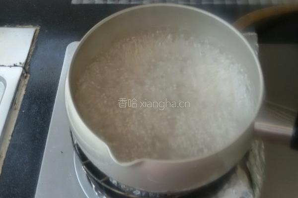 木瓜哈密瓜山楂糕椰浆西米露的做法图解2