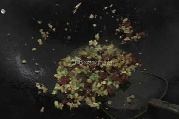 腊味蛋炒饭的做法图解2