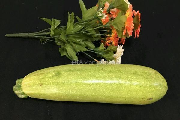 西葫芦炒土鸡蛋的做法图解1