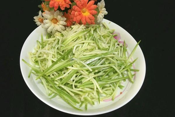 西葫芦炒土鸡蛋的做法图解9