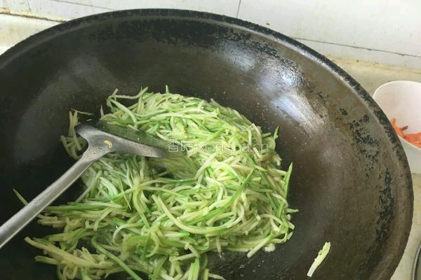 西葫芦炒土鸡蛋的做法图解11