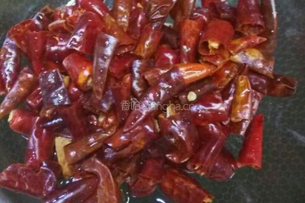 辣子鸡丁的做法图解2